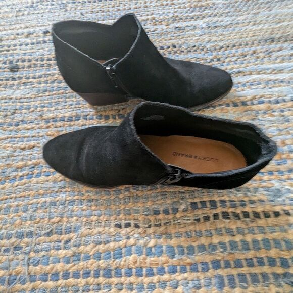 Lucky Brand Black Suede Ankle Booties Side Zip Almond Toe Size 8.5 Leather Grung - Picture 7 of 9